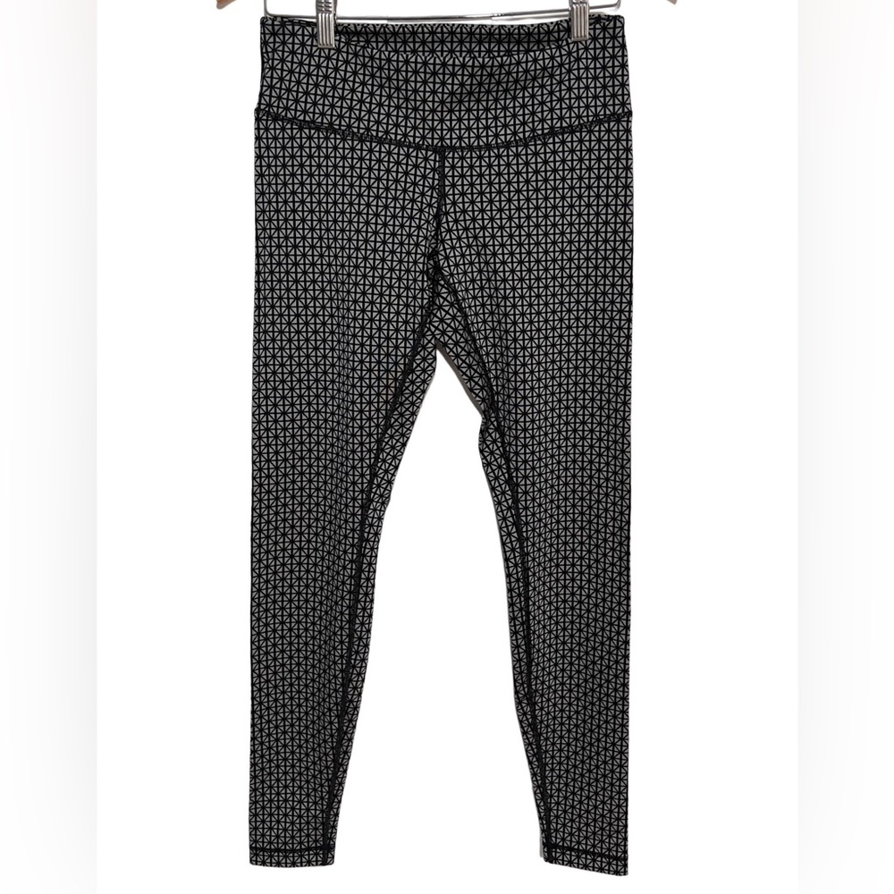 Lululemon Athletica Full length Wunder under size 6